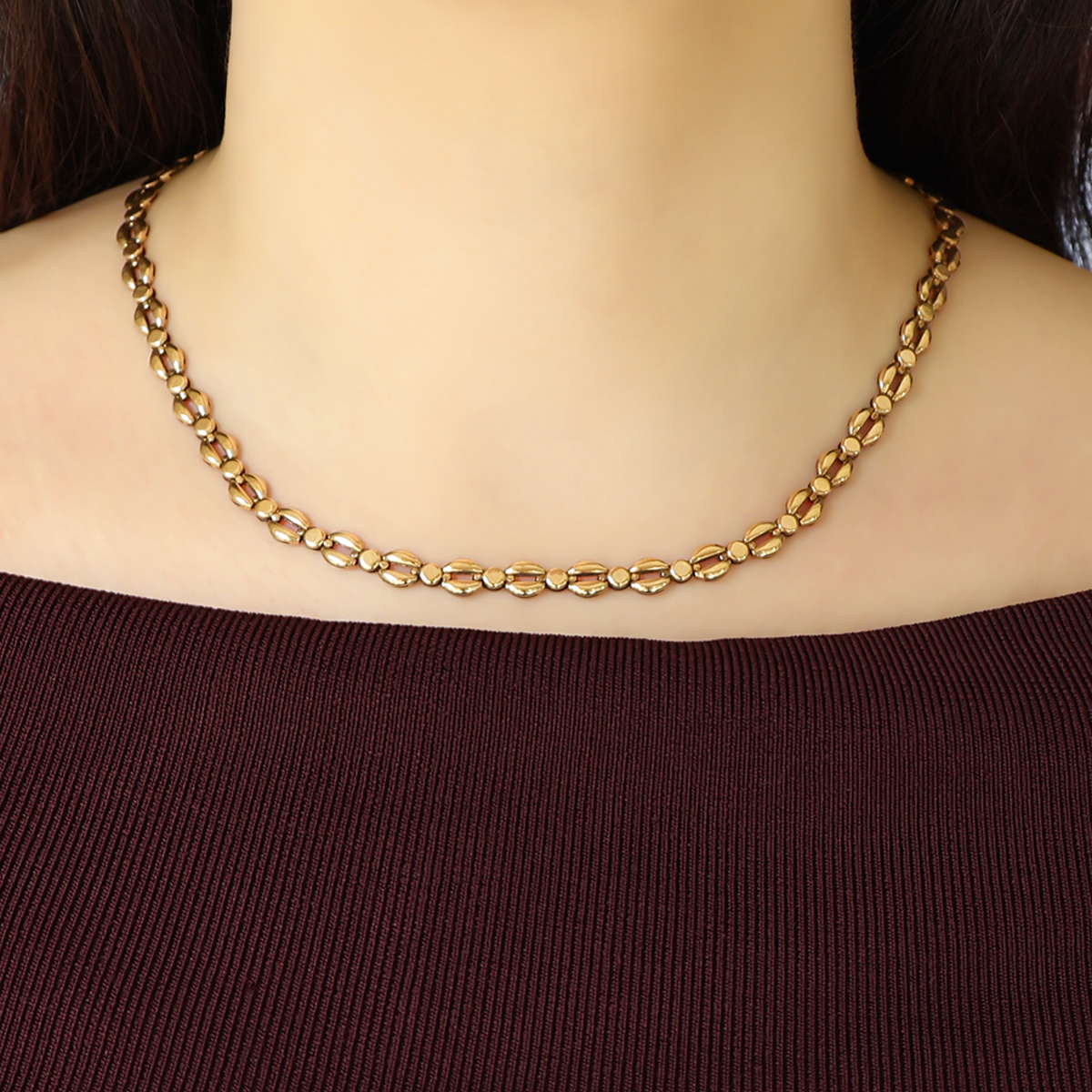 Model wears 9ct Yellow Gold Flat Round & Open Link Necklace
