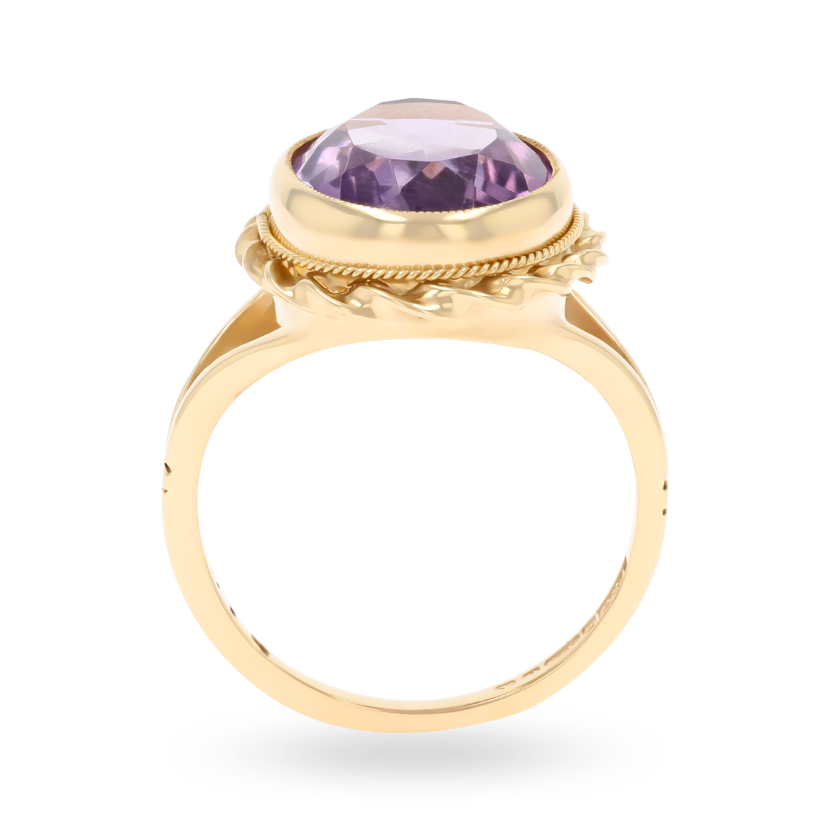9ct Yellow Gold Oval Shaped Amethyst Rope Edge Dress Ring