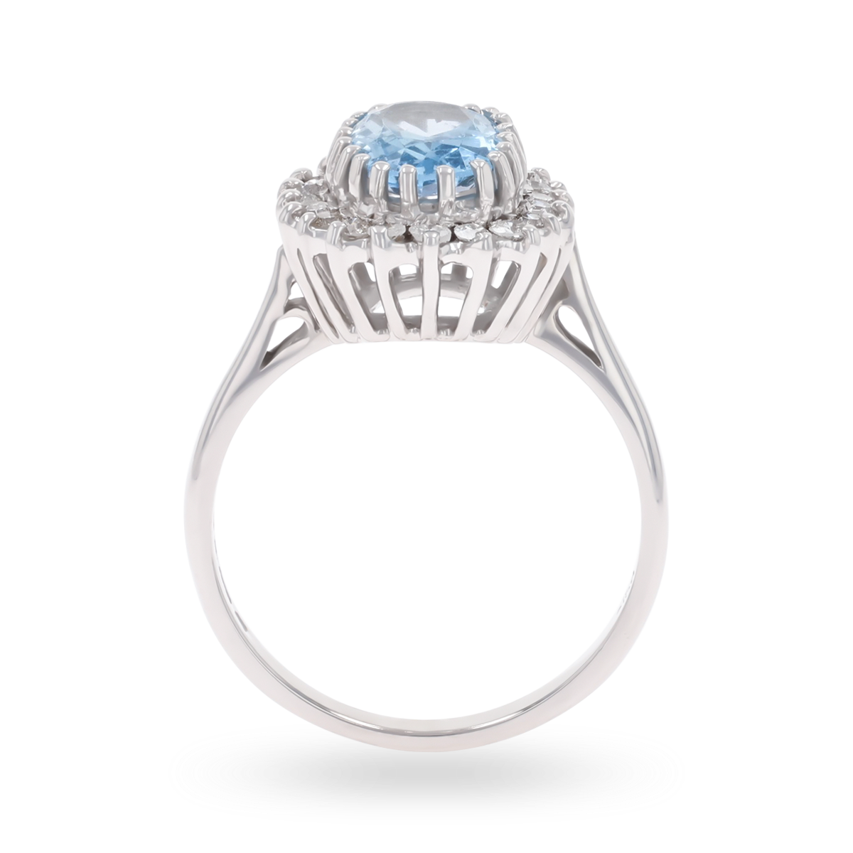 18ct White Gold Oval Cut Aquamarine & Diamond Cluster Ring