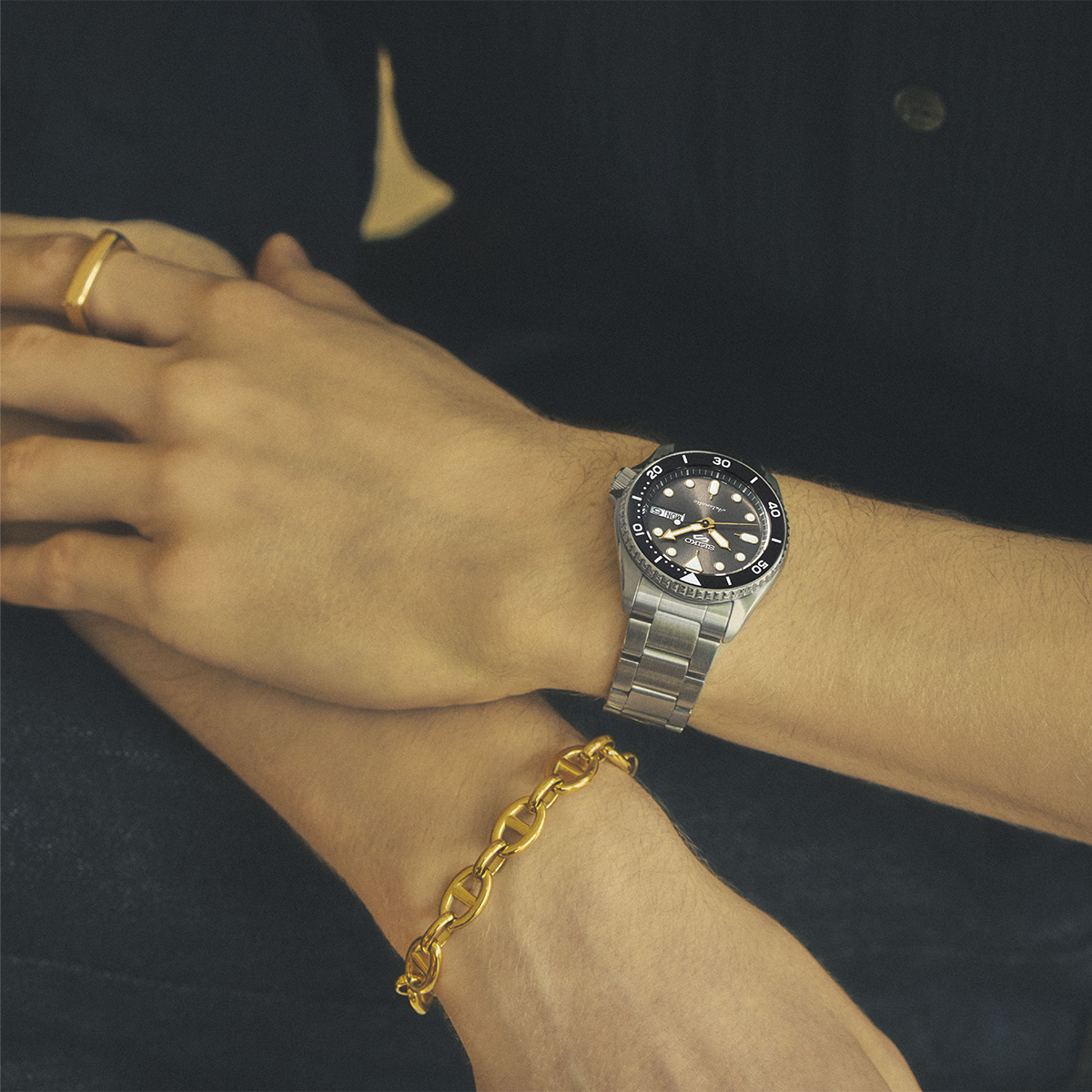 Model wears Seiko 5 Sports SKX New Colour Collection 'Street Stonewash’ - SRPL79K1