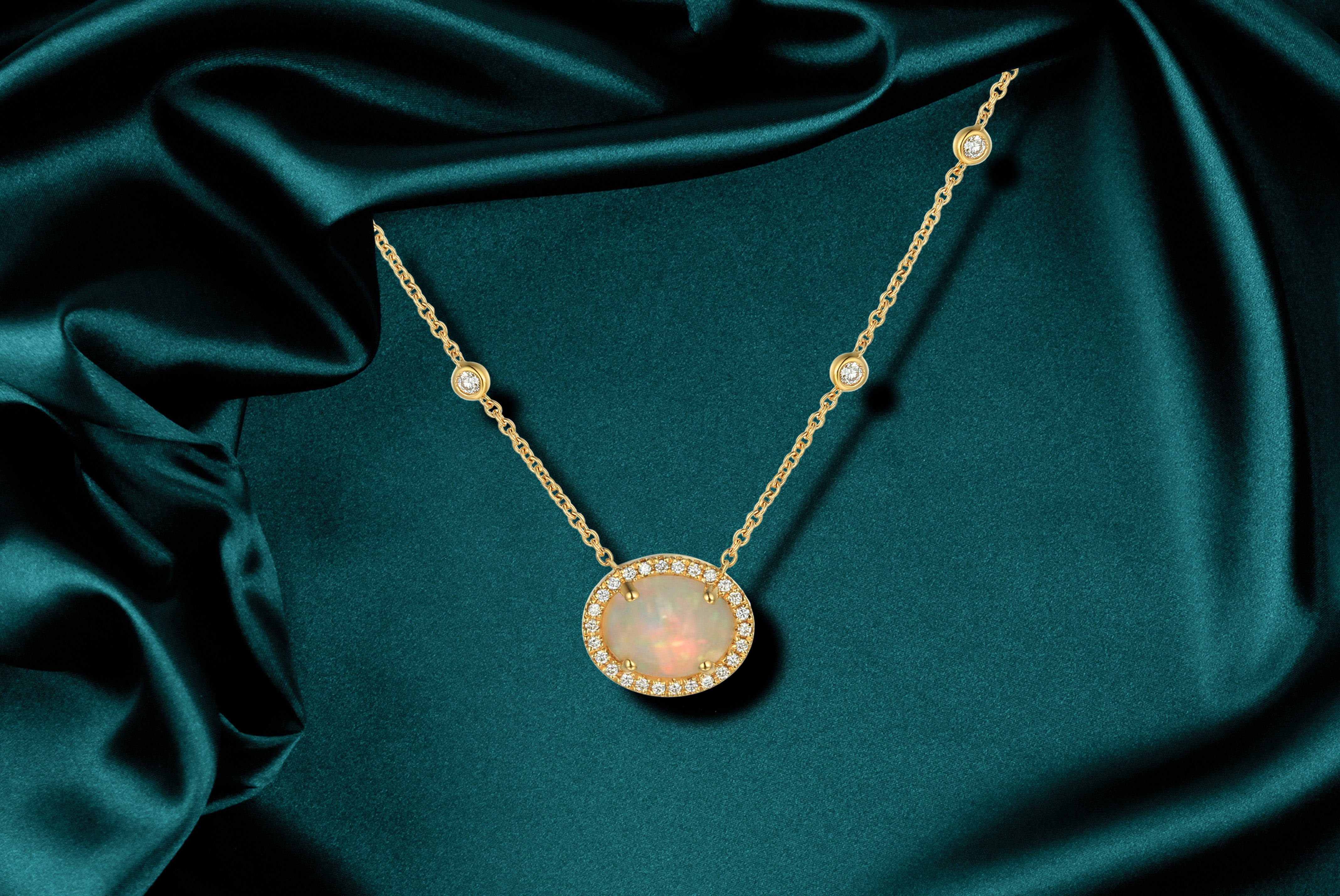 18ct Yellow Gold Oval Shaped Opal & Diamond Cluster Necklace