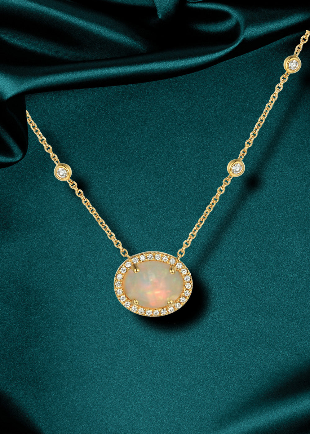 18ct Yellow Gold Oval Shaped Opal & Diamond Cluster Necklace