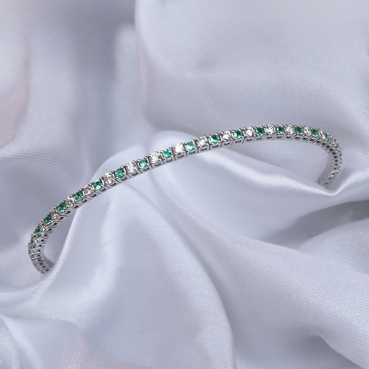 9ct White Gold Emerald & Diamond Tennis Flexible Bangle