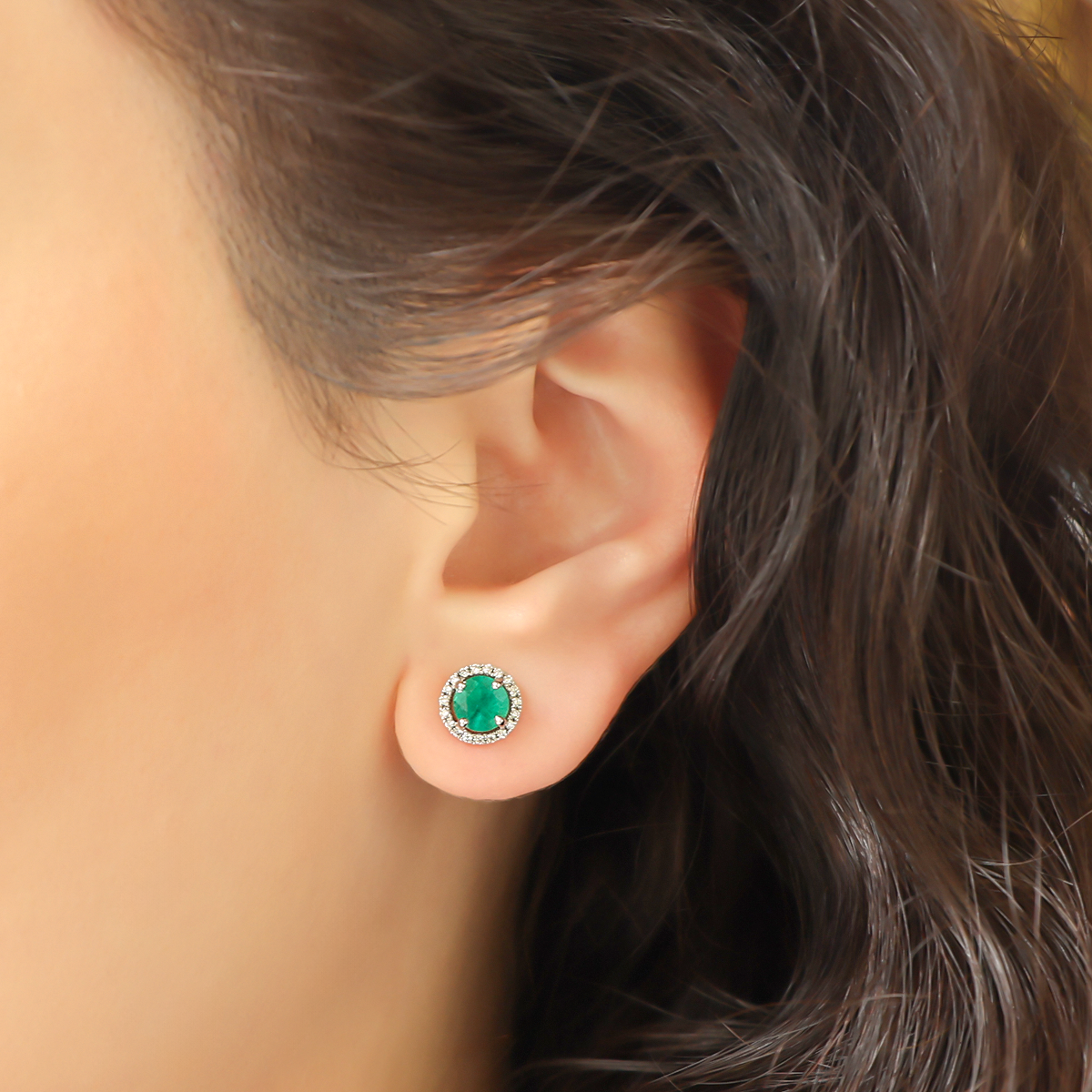 18ct White Gold Round Shaped Emerald & Diamond Halo Stud Earrings
