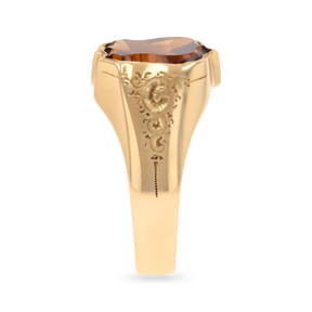 Un-hallmarked 8ct Yellow Gold Shield Shaped Smokey Quartz Signet Ring