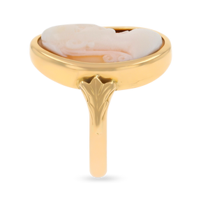 Un-hallmarked 18ct Yellow Gold Oval Shaped Shell Cameo Bezel Set Ring