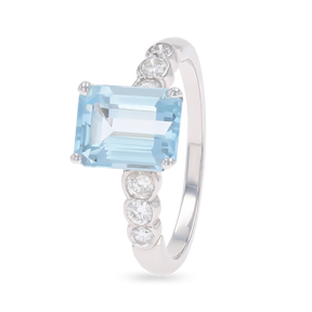 18ct White Gold Emerald Cut Aquamarine & Diamond Solitaire Ring