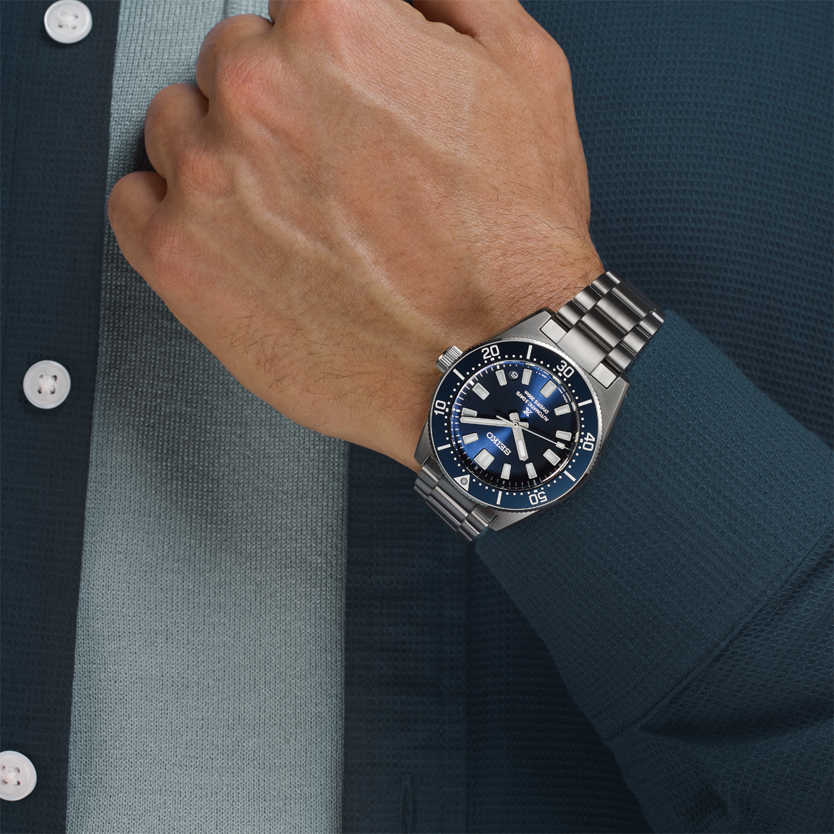 Model wears Seiko Prospex 1965 Heritage Diver’s Revival 3-day 300m In Scuba Blue - SPB451J1 