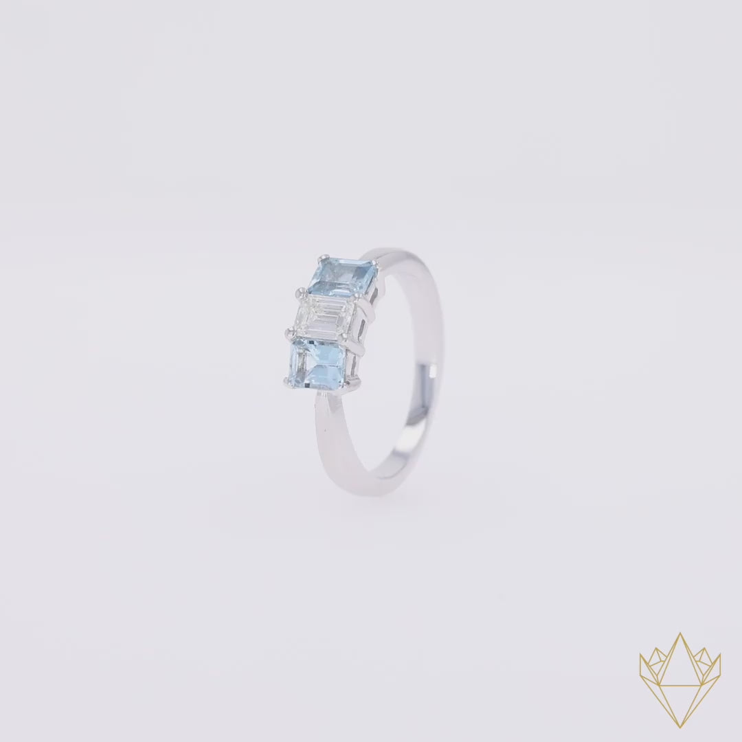 18ct White Gold Diamond & Aquamarine Trilogy Ring - 360 Video