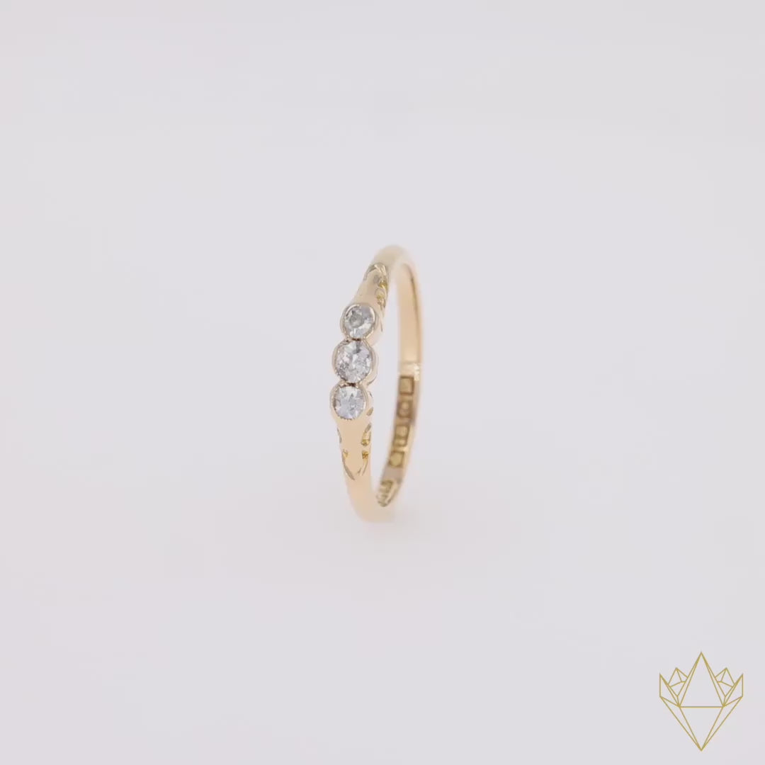 18ct Yellow Gold Old Mine Cut Diamond Bezel Set Trilogy Edwardian Ring - 360 Video