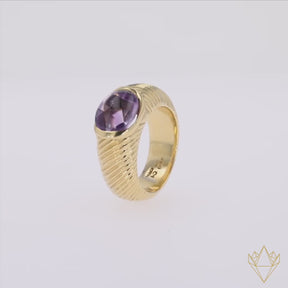 18ct Yellow Gold Amethyst Bombé Ring - 360 Video