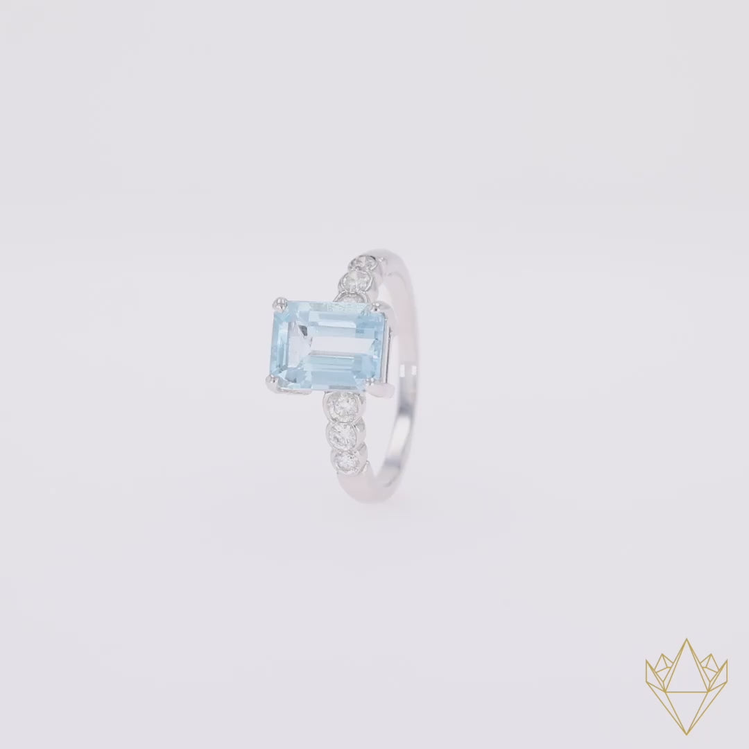 18ct White Gold Emerald Cut Aquamarine & Diamond Solitaire Ring - 360 Video