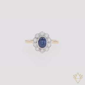 18ct Yellow Gold Oval Shaped Sapphire & Diamond Cluster Ring - Video