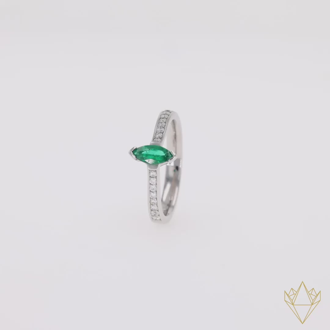 18ct White Gold Marquise Cut Emerald & Diamond Set Shoulders Ring - 360 Video