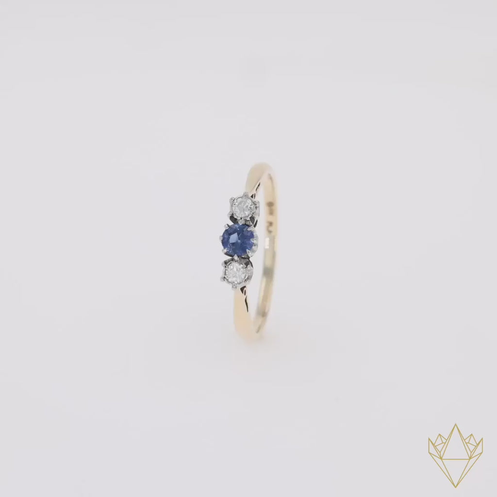 Un-hallmarked 9ct Yellow Gold & Platinum Sapphire & Diamond Trilogy Ring - 360 Video