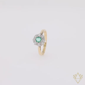 18ct Yellow Gold & Platinum Emerald & Diamond Cluster Ring - 360 Video