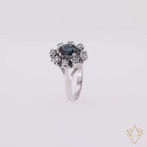 18ct White Gold Sapphire & Diamond Snowflake Cluster Ring - 360 Video