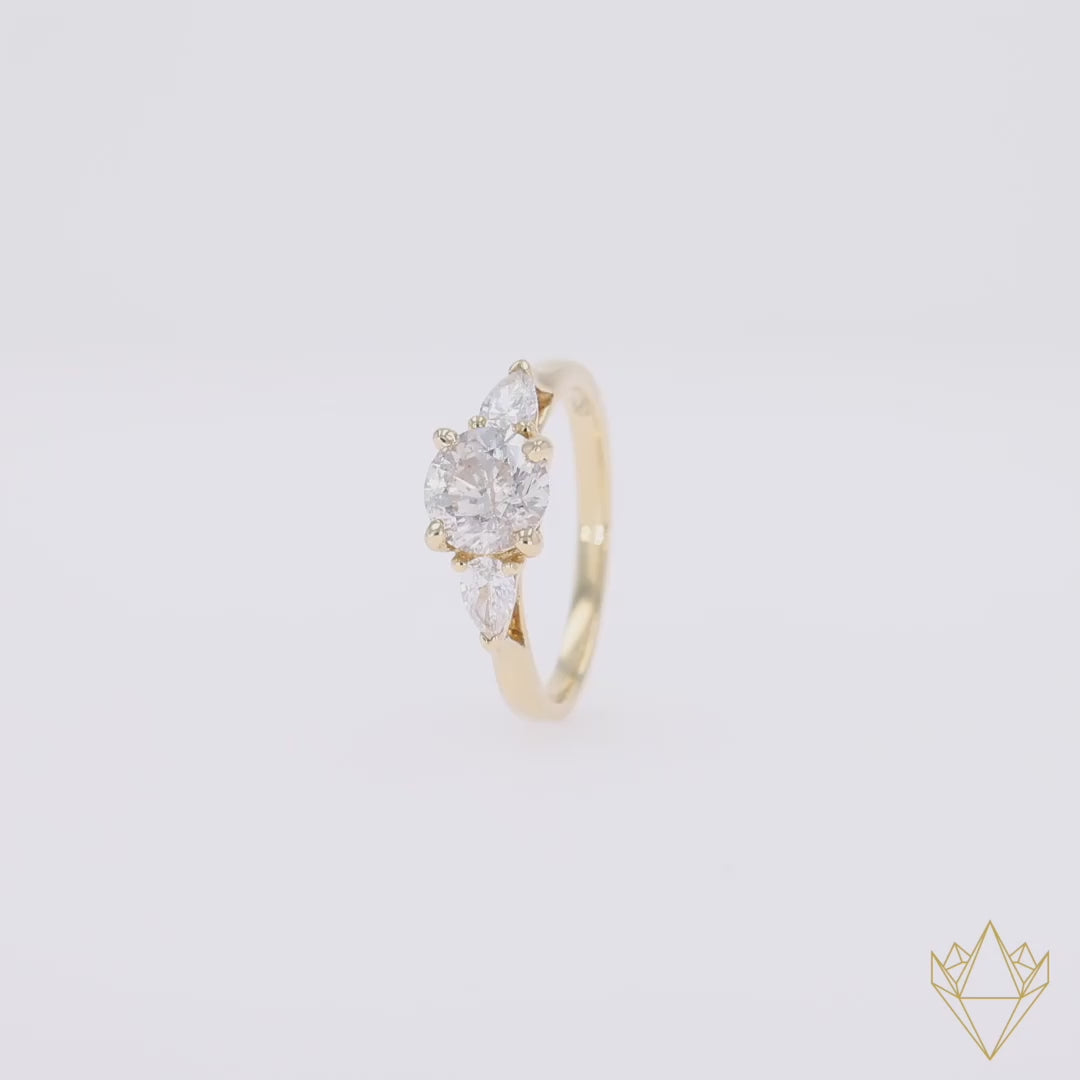 18ct Yellow Gold Round Brilliant & Pear Cut 1.55ctw Diamond Trilogy Ring - 360 Video
