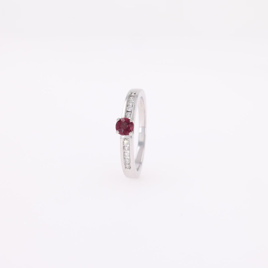 18ct White Gold Garnet & Diamond Channel Set Shoulders Solitaire Ring - 360 Video
