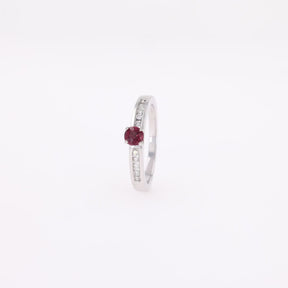 18ct White Gold Garnet & Diamond Channel Set Shoulders Solitaire Ring - 360 Video