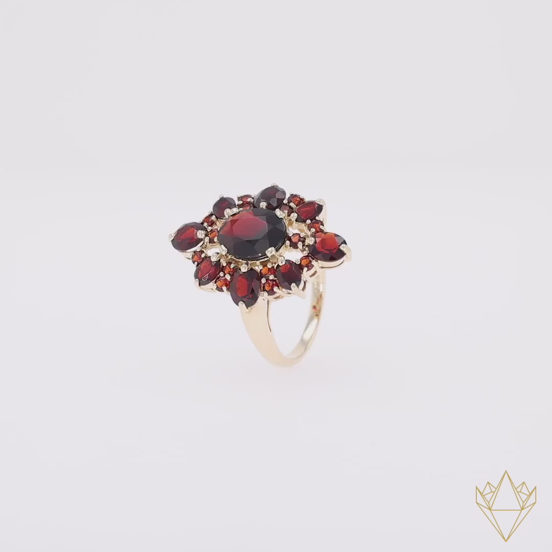 9ct Yellow Gold Garnet Marquise Shaped Cluster Ring - 360 Video
