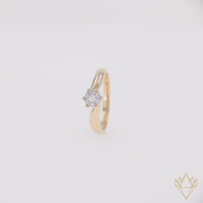 18ct Yellow Gold Diamond Cluster Twist Ring