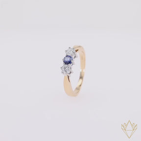 18ct Yellow Gold Sapphire & Diamond Trilogy Ring - 360 Video