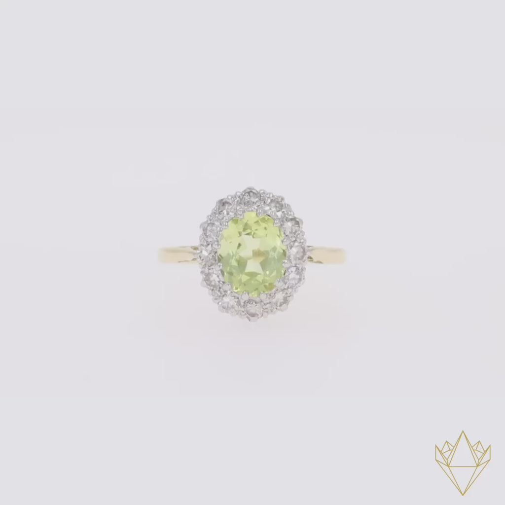 18ct Yellow Gold Oval Shaped Chrysoberyl & Diamond Cluster Ring - Video
