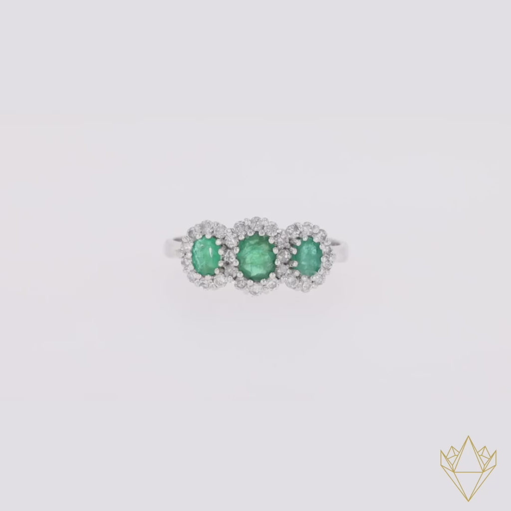 18ct White Gold Emerald & Diamond Trilogy Cluster Ring - Video