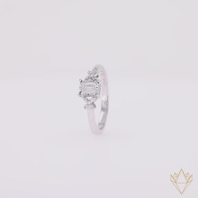 18ct White Gold Emerald Cut Diamond Illusion Set Ring - 360 Video