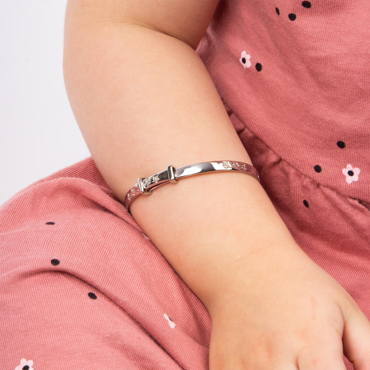 Model wears Sterling Silver Twinkle Little Star Expandable Bangle With Diamond