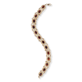 9ct Yellow Gold Victorian Style Garnet Bracelet