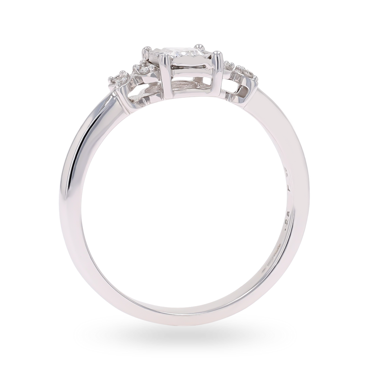 18ct White Gold Emerald Cut Diamond Illusion Set Ring