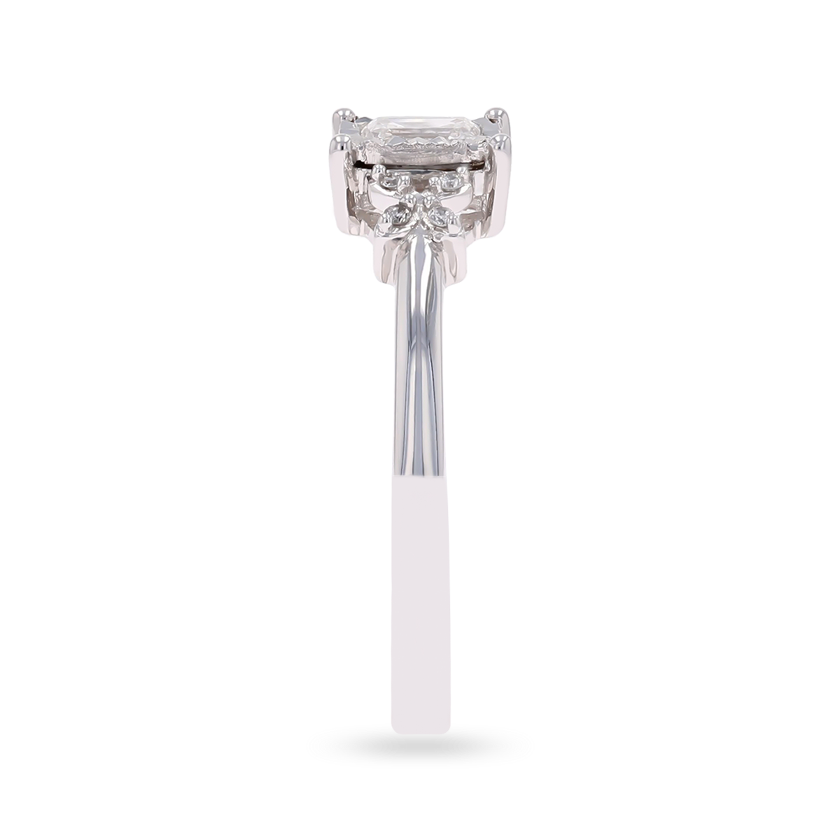 18ct White Gold Emerald Cut Diamond Illusion Set Ring